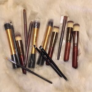 Bundle of Makeup Brushes 14 Face Nose Eyes Cheeks